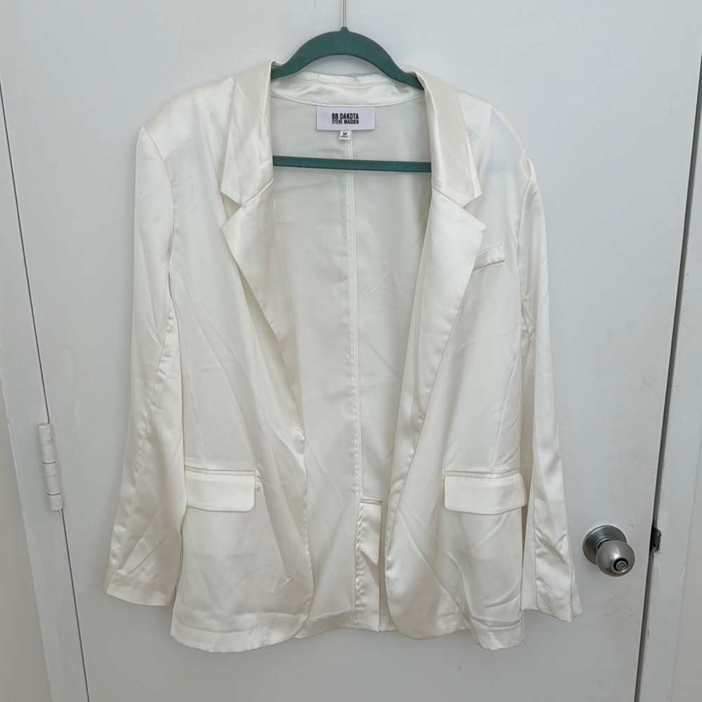 White Satin-like blazer
